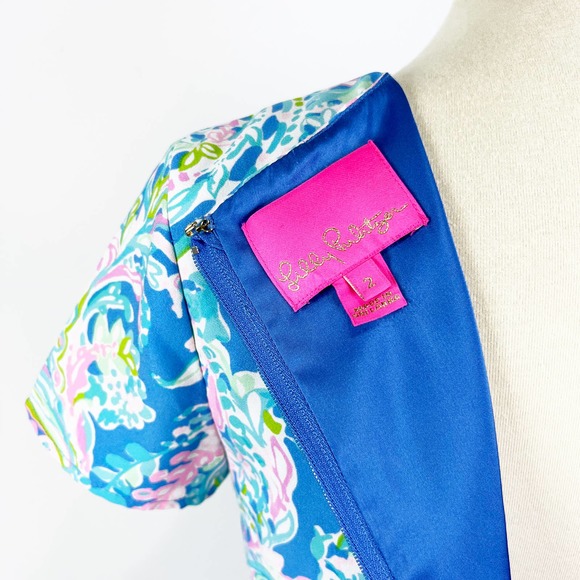 Lilly Pulitzer Masey Short Sleeve Romper In blue Carnivale Coral Size 2 - Picture 3 of 10